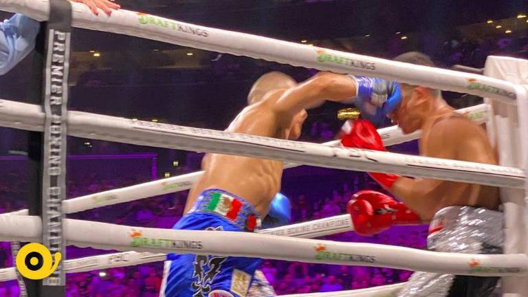 Brutal nocaut de Isaac “Pitbull” Cruz a Eduardo “Zurdito” Ramírez.