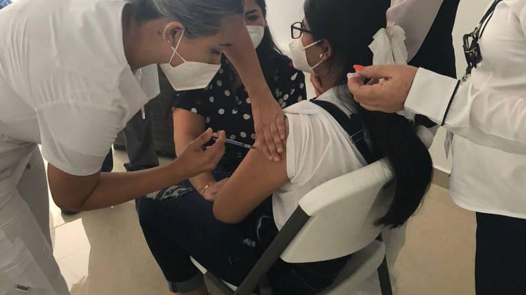 Los menores recibirán la dosis de Pfizer.
