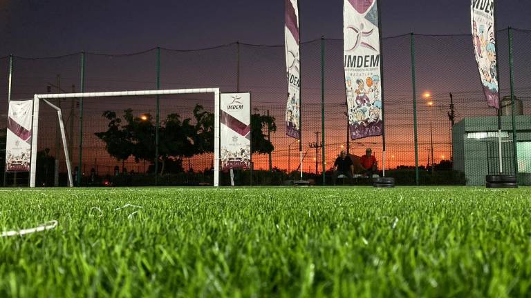 Entre las obras se rehabilitó por completo el empastado del campo de futbol.