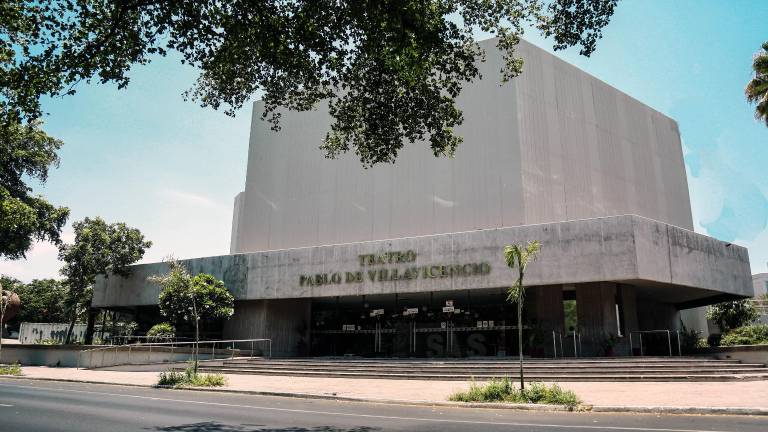 El Teatro Pablo de Villavicencio se ubica por el malecón de Paseo Niños Héroes.