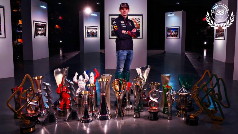 Max Verstappen brinda halagos al piloto mexicano.