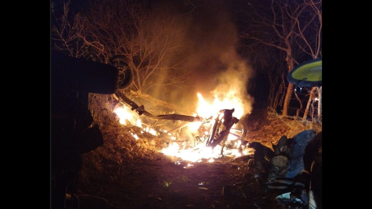 Se informó que el ataque se registró cuando personal de la Fiscalía de Jalisco y policías municipales de Tlajomulco acudieron a un reporte de restos humanos.