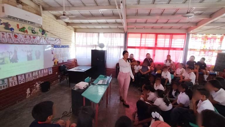 DIF Escuinapa impartió un taller sobre el trabajo infantil en la Escuela Primaria Antonio Rosales.