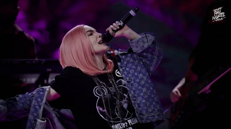 “Tecate Pal Norte” sorprende a los seguidores de Belinda con su presentación especial.
