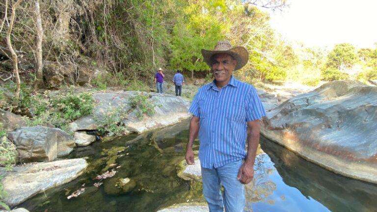 $!Eustacio Alcalá, líder de la comunidad nahua de San Juan Huitzontla.