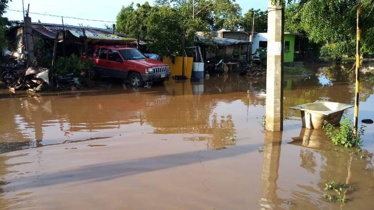 La Laguna del Iguanero se desbordó.