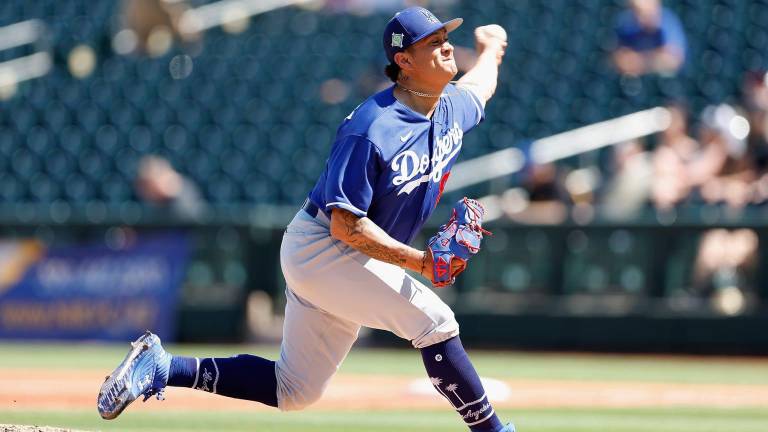 El lanzador Víctor González está de regreso en las Grandes Ligas.