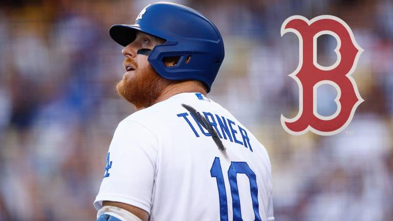 Justin Turner buscará aportar su ofensiva para los Medias Rojas de Boston.