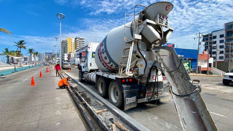 Seis retornos viales en la Avenida del Mar son cerrados por el Gobierno municipal.
