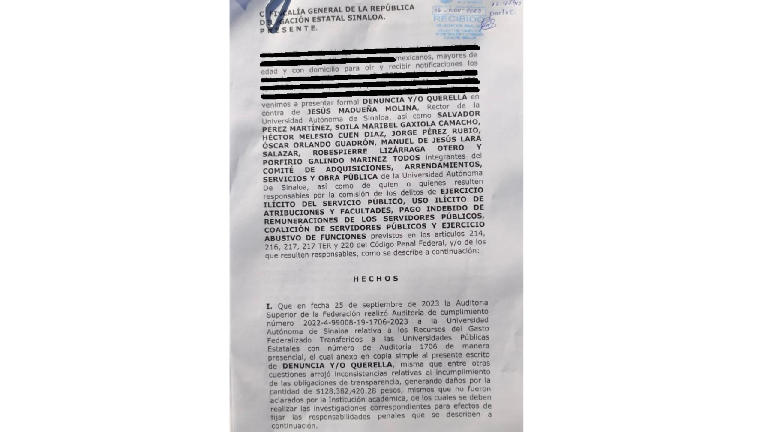 Los denunciados son señalados como responsables de la comisión de los delitos de ejercicio ilícito del servicio público, uso ilícito de atribuciones y facultades, entre otros delitos.