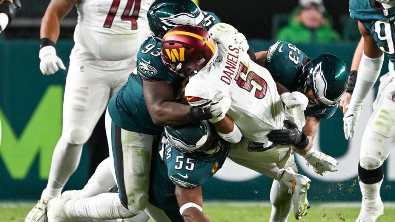 Eagles y Commanders se enfrentaron en par de ocasiones en el rol regular, con división de triunfos como locales.