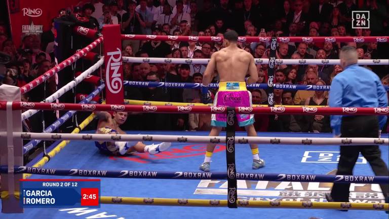 Romero manda a García a la lona en el segundo asalto.