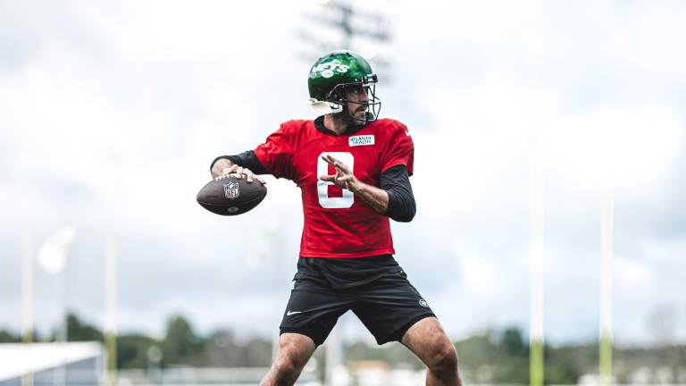 Aaron Rodgers optimista sobre su regreso a la NFL en 2025