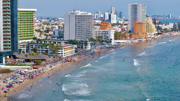 El Gobernador de Sinaloa Rubén Rocha Moya destaca que Mazatlán es seguro para los visitantes.