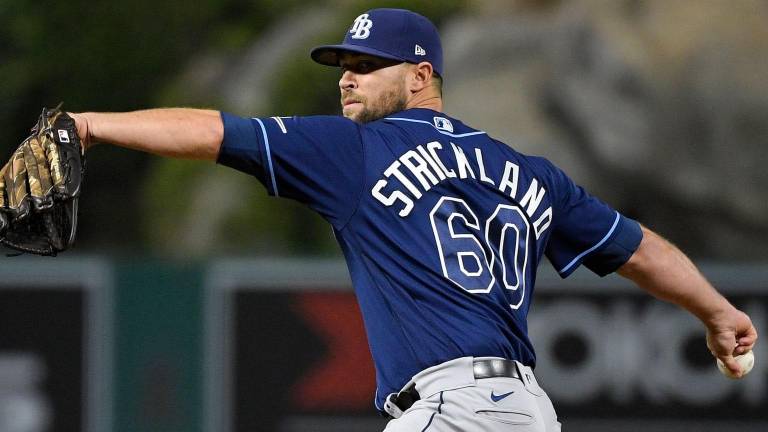 Hunter Strickland reforzará el relevo de los Angelinos de Anaheim.