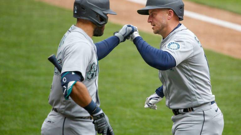Kyle Seager disparó par de jonrones, incluyendo el que marcó la