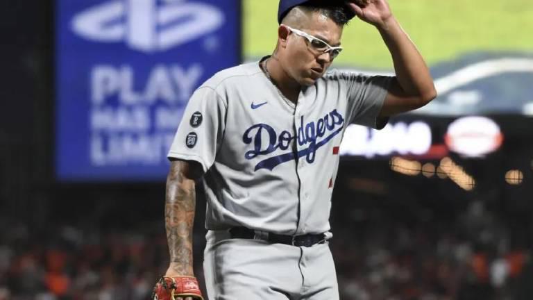 Julio Urías es buscado por los pingos.