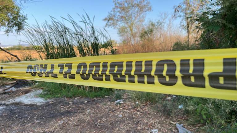 El cuerpo sin vida de un adulto mayor fue encontrado flotando en un canal, en El Progreso