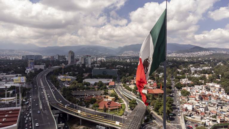La bandera simboliza el amor a la patria.