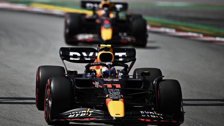 Sergio “Checo” Pérez hizo un carrerón, pero su escudería no lo dejó ganar.