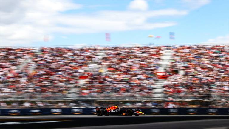 Sergio “Checo” Pérez tuvo dificultades en las sesiones que fueron dominadas por su compañero Max Verstappen.