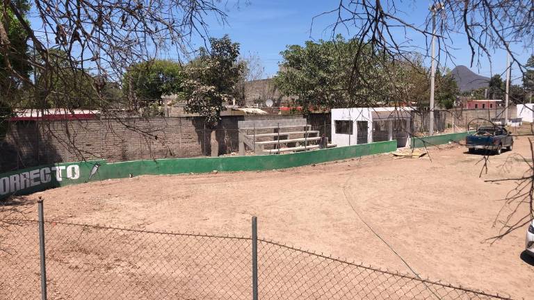 Al inmueble se le construyeron dos módulos de gradas.