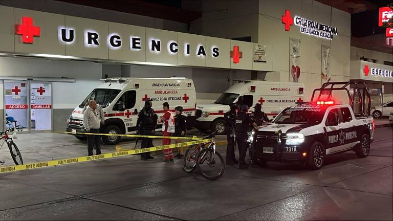 Los hombres viajaban a bordo de una camioneta cuando fueron interceptados por sujetos armados, quienes los golpearon, los torturaron e interrogaron.