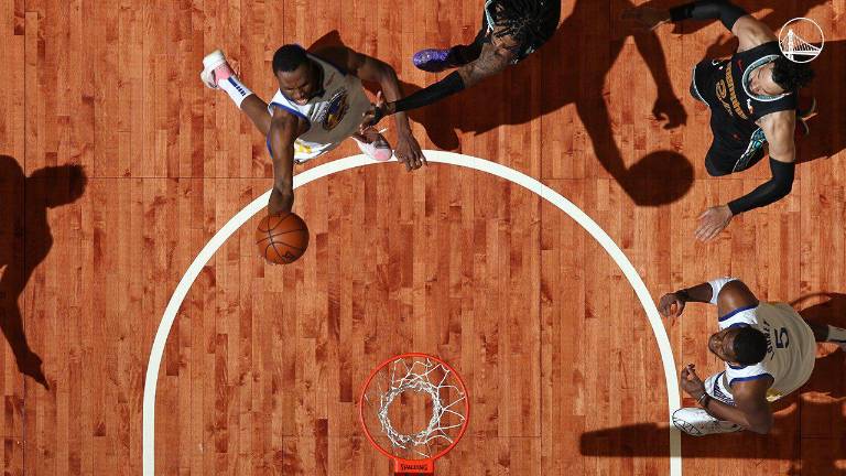 Fue triunfo por 116-103 para los californianos, detrás de enormes actuaciones de Andrew Wiggins y Jordan Poole.