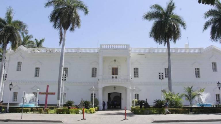 El Gobierno de Culiacán licita la compra de uniformes a personal sindicalizado.