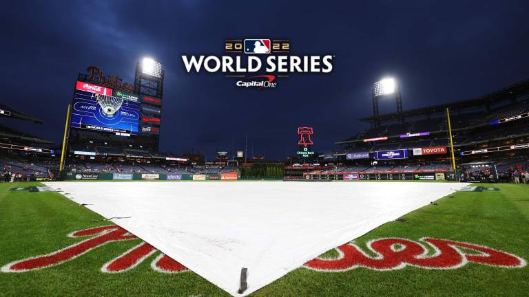 El Citizens Bank Park tendrá que esperar un día más para volver a albergar un juego de Serie Mundial.