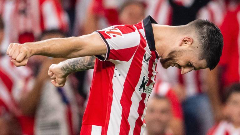 Oihan Sancet celebra el solitario gol con el que el Athletic se impuso al Rayo Vallecano.