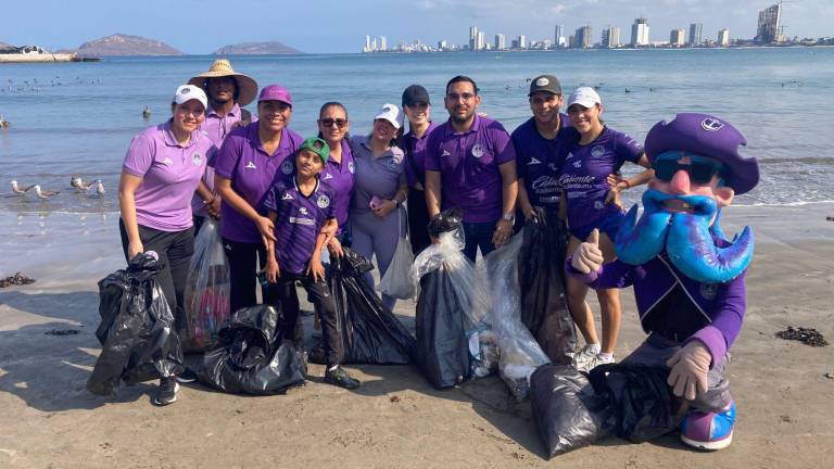voluntarios, instituciones públicas, organizaciones civiles, sector hotelero, empresas privadas, estudiantes y sociedad en general unieron sus fuerzas durante la jornada.