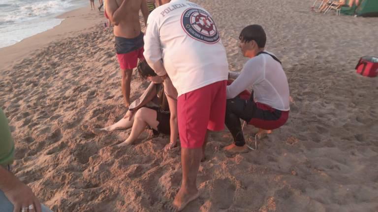 Registran Policía Acuática un deceso y 128 rescates en playas de Mazatlán en lo que va del mes