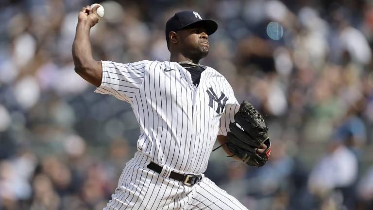 Luis Severino lanza seis entradas.