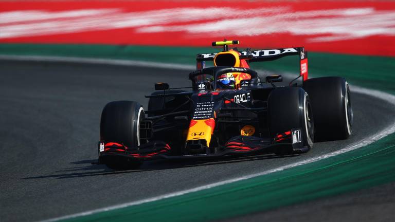 Checo Pérez finaliza tercero en GP de Italia, pero sanción le impide subir al podio