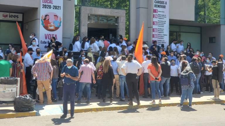 $!Movimiento Ciudadano registró a todos sus candidatos desde temprano ante el IEES.