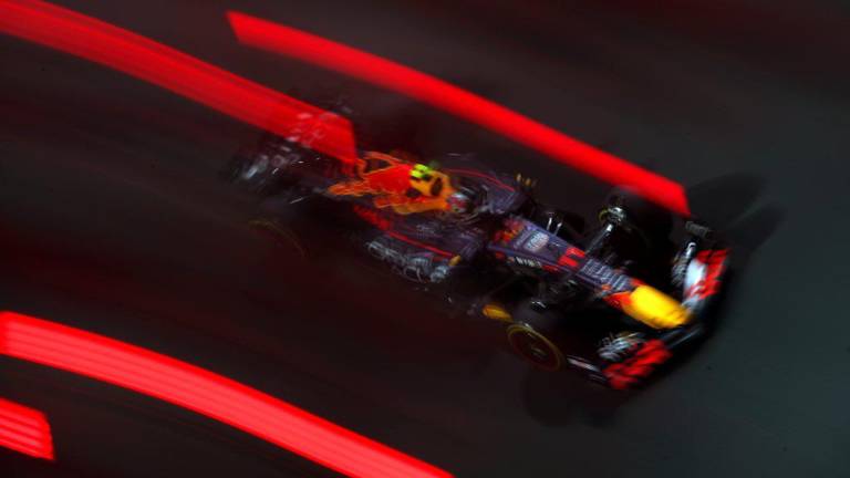 Sergio “Checo” Pérez saldrá en la primera fila de la parrilla junto a Max Verstappen.