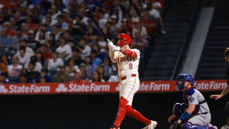 Zach Neto conectó par de jonrones por los Angelinos sobre los Dodgers.