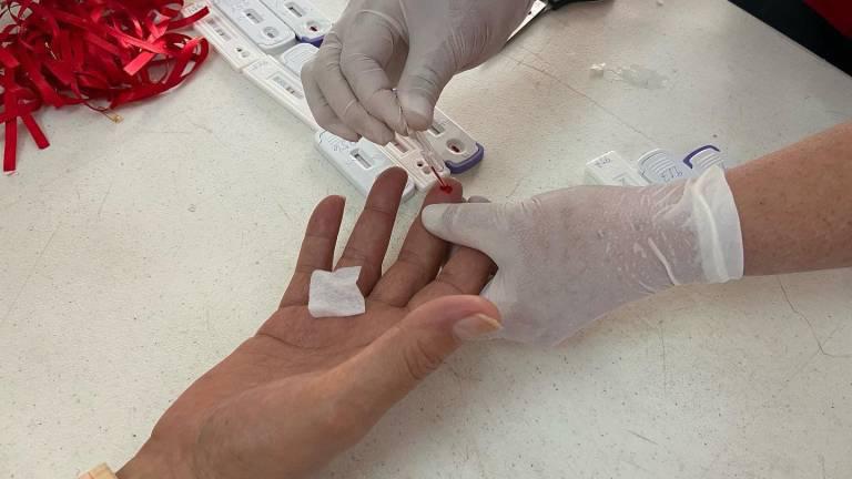 Se estima que en México 370 mil personas viven con VIH.