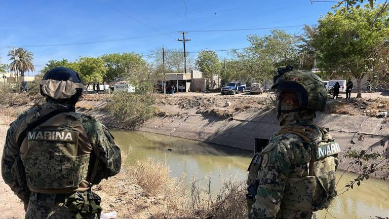 El cuerpo de un hombre sin vida fue localizado flotando en un canal de riego la mañana de este lunes en el Campo El Diez, en Culiacán.