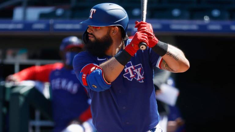 Rougned Odor no iniciará con el equipo grande de los Rangers de Texas.