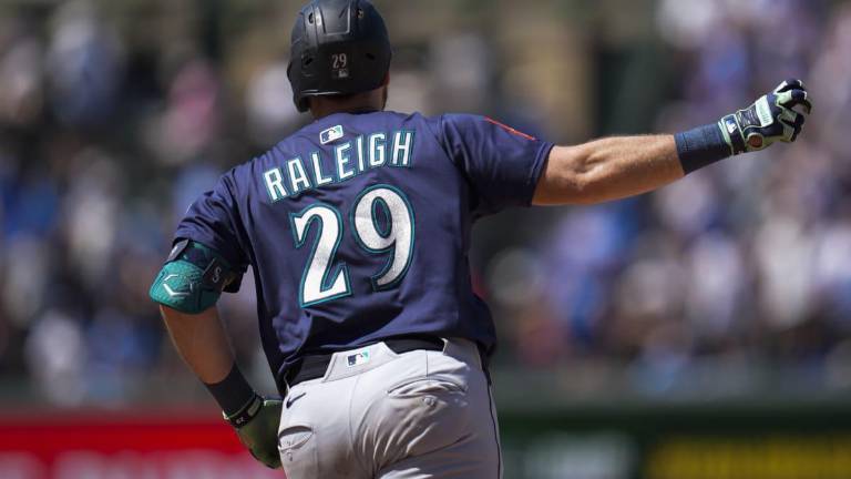 Cal Raleigh detonó jonrón para convertirse en el receptor con más jonrones previo a un Juego de Estrellas.