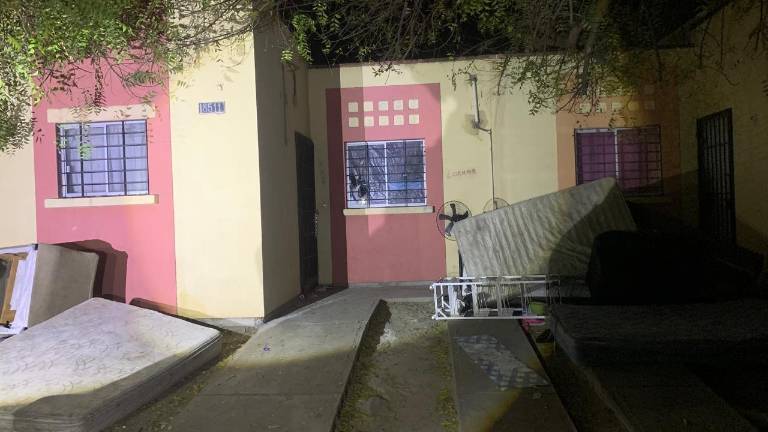 Una casa en el fraccionamiento Pradera Dorada se encontraba invadida y este viernes fue recuperada por militares y elementos de la Guardia Nacional.