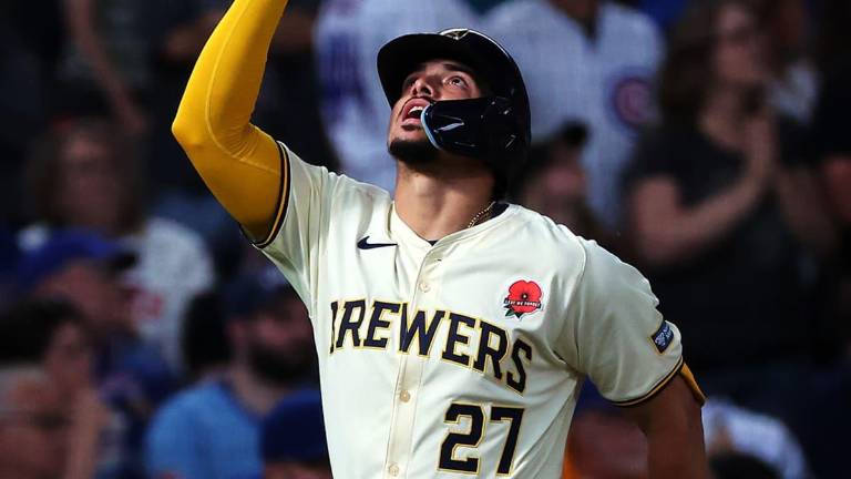 Willy Adames fue clave en el rally de la octava entrada para los Cerveceros.