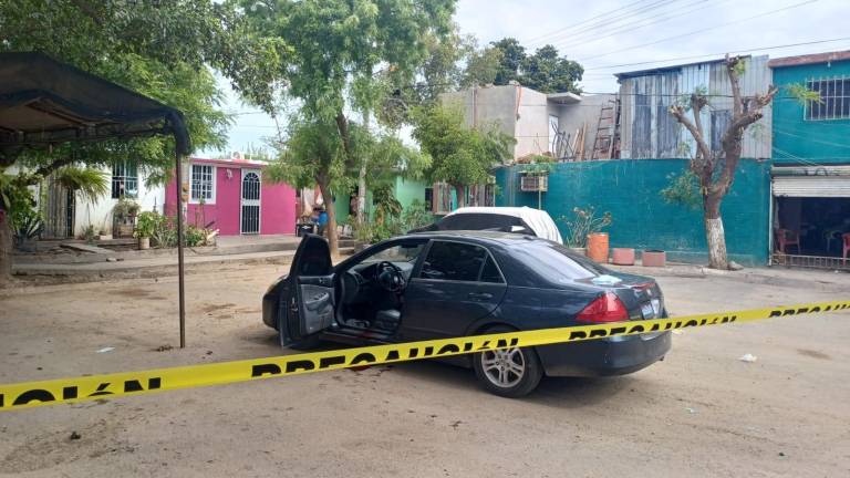 Las dos hermanas se encontraban a bordo de un vehículo Honda Accord, de color oscuro, cuando fueron interceptados por civiles armados.
