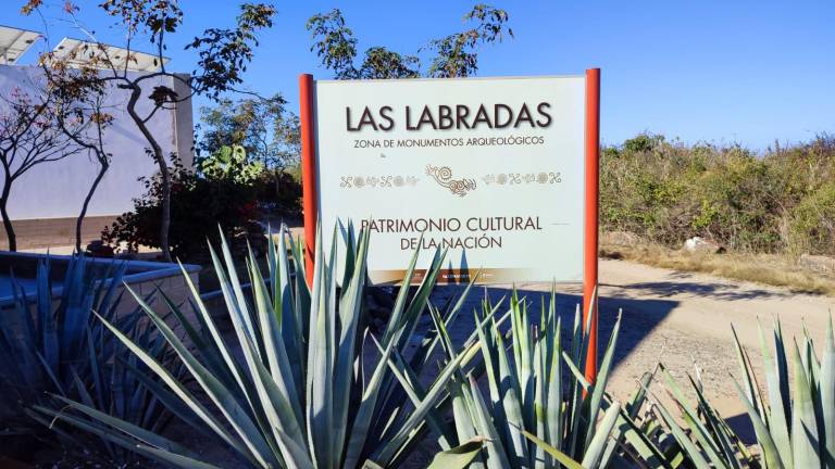 Con la construcción de carretera a Las Labradas se busca detonar el acceso turístico a esa región.