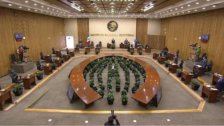 Critica AMLO propuesta del INE para aplazar consulta de Revocación de Mandato