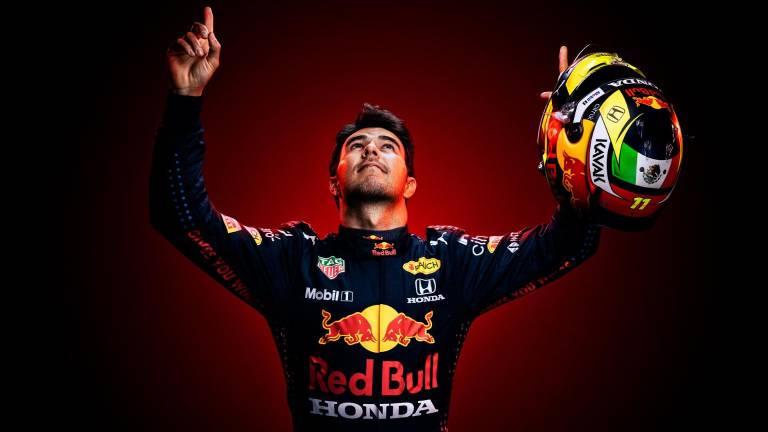 Quiero ganar a Max y él a mí, eso beneficia al equipo: Checo Pérez habla previo a su carrera
