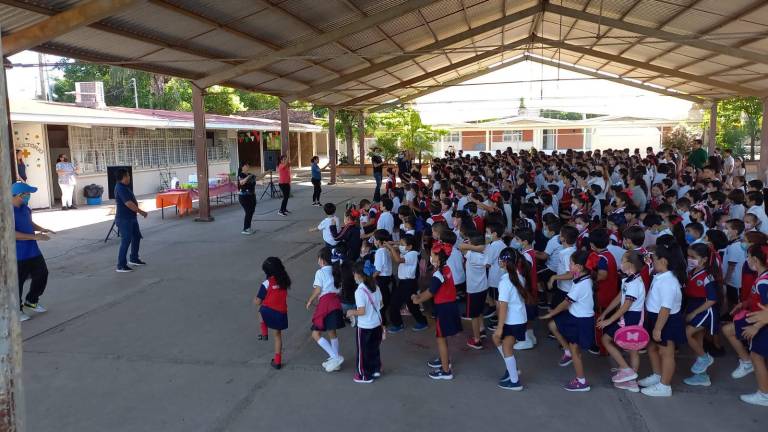 Alrededor de medio millar de estudiantes fueron “activados” en la Primaria Rodolfo T. Loaiza de la colonia Tierra Blanca.