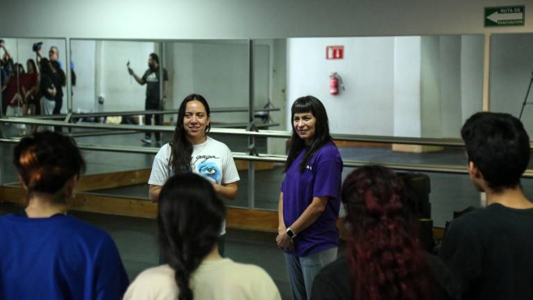 La residencia se lleva a cabo en la Escuela Superior de Artes José Limón.